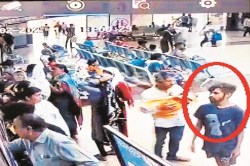 CG News: इलाज कराने पहुंचे व्यक्ति की दिनदहाड़े काटी जेब, पॉकेटमारी की वारदात
CCTV में हुई कैद - image