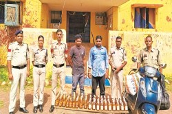 CG News: ओडिशा से बस्तर ला रहा था 15 हजार की अंग्रेजी शराब, पुलिस ने रास्ते में
दबोचा - image