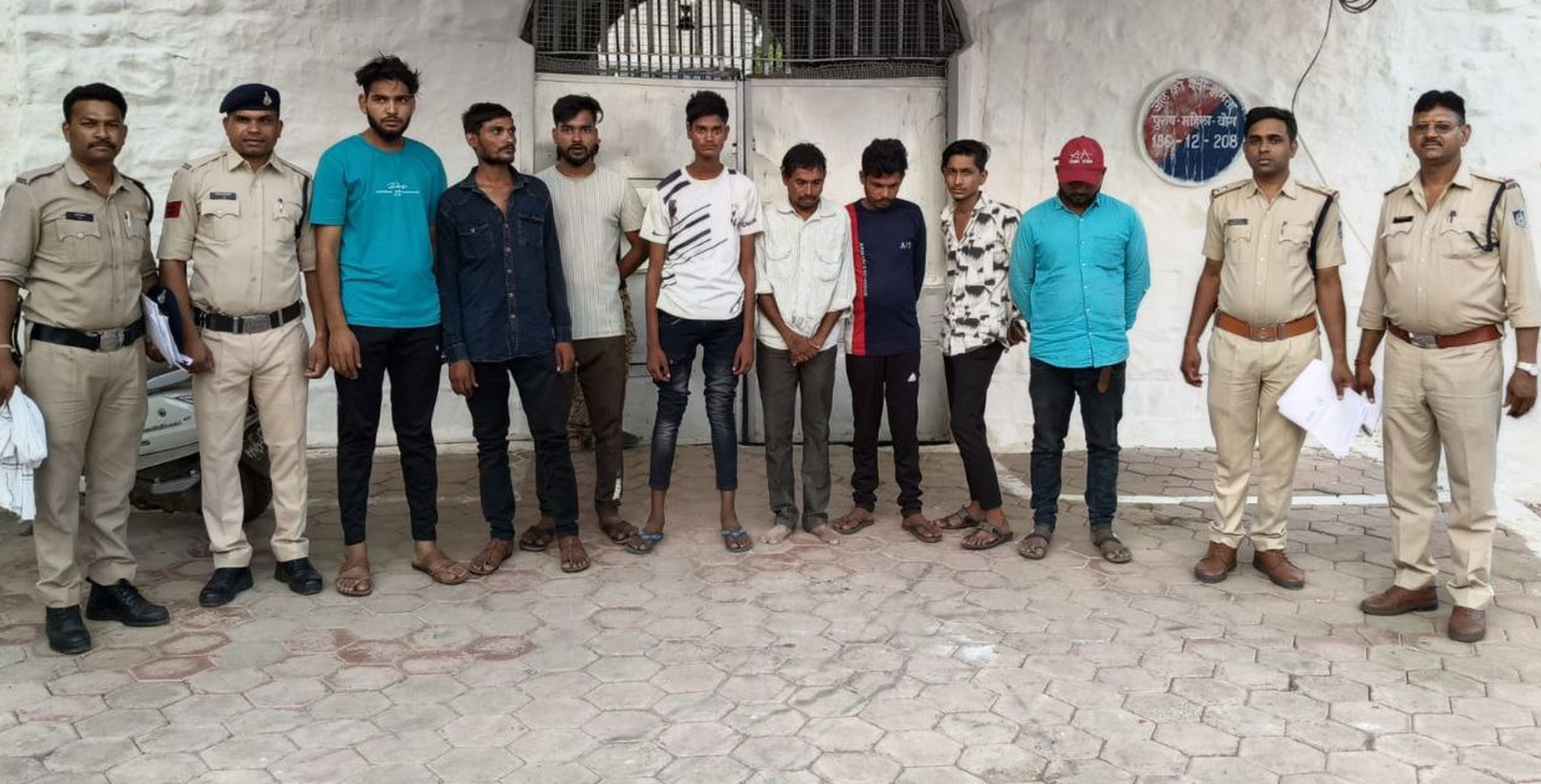 बाउंड की अवधि में पुनः अपराध करने वाले आठ आदतन अपराधियों को भेजा गया जेल