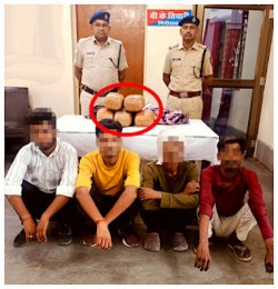 रेलवे स्टेशन में पकड़ाया 2 लाख का गांजा, चार आरोपी गिरफ्तार - image