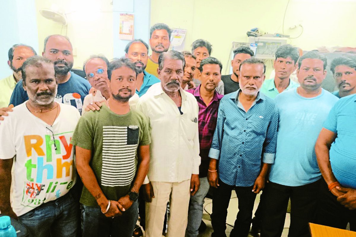 अतिक्रमण की कार्रवाई का दंश झेल रहे छोटे दुकानदार