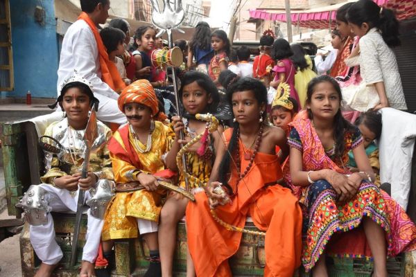 A procession was taken out with decorated tableaux on Mahesh Navami.