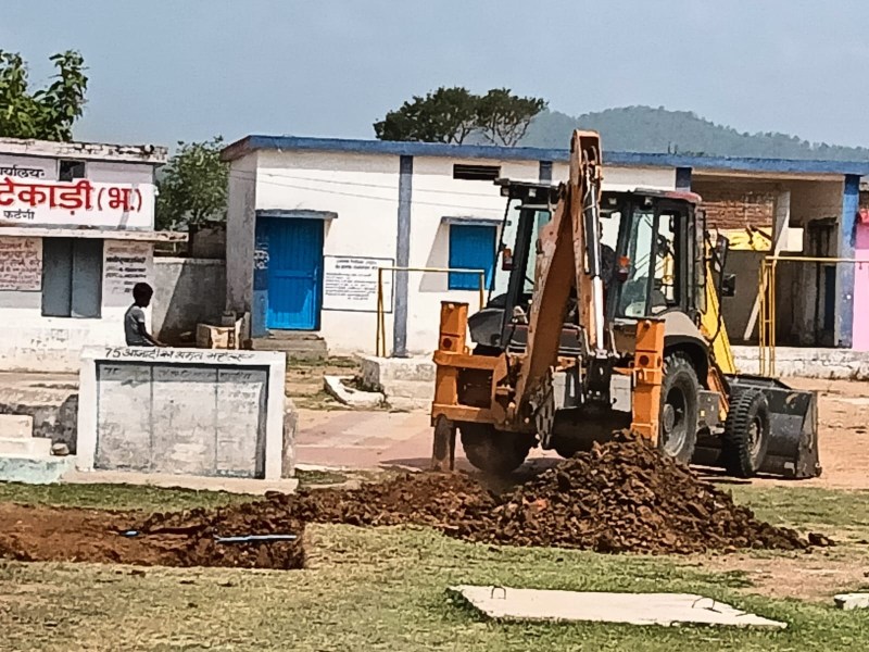 नियम विरुद्ध जेसीबी से की गई ढंगवेल और मीनाक्षी तालाब की खुदाई