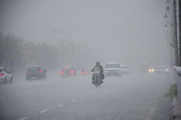 Heavy rain in jaipur 