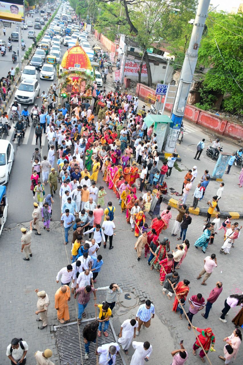 जयपुर में निकली जगन्नाथ रथयात्रा, देखें तस्वीरें