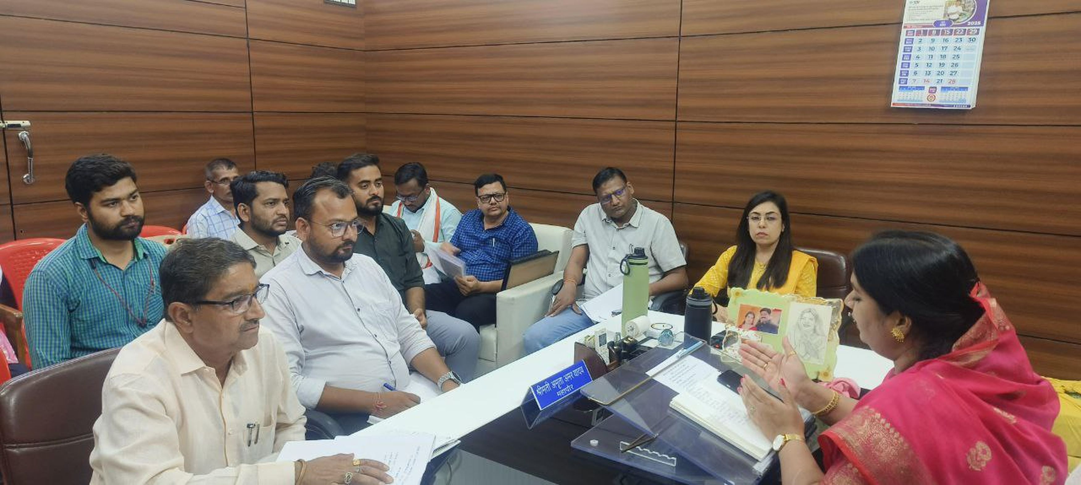 पत्रिका इम्पैक्ट : मानसून अलर्ट की खबरों को महापौर ने लिया संज्ञान, कार्य पालन
यंत्री से पूछा नाले के पास जलभराव वाली जगह मिट्टी फिलिंग क्यों नहीं कराई