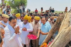 मंत्री गजेंद्र सिंह खींवसर की पत्नी की अंत्येष्टि में शामिल हुए CM भजनलाल, पुष्प
अर्पित कर भावपूर्ण श्रद्धांजलि दी - image