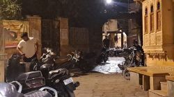 सोनार दुर्ग के लक्ष्मीनाथ मंदिर के सामने अव्यवस्थित पार्किंग से लग रहा जाम - image