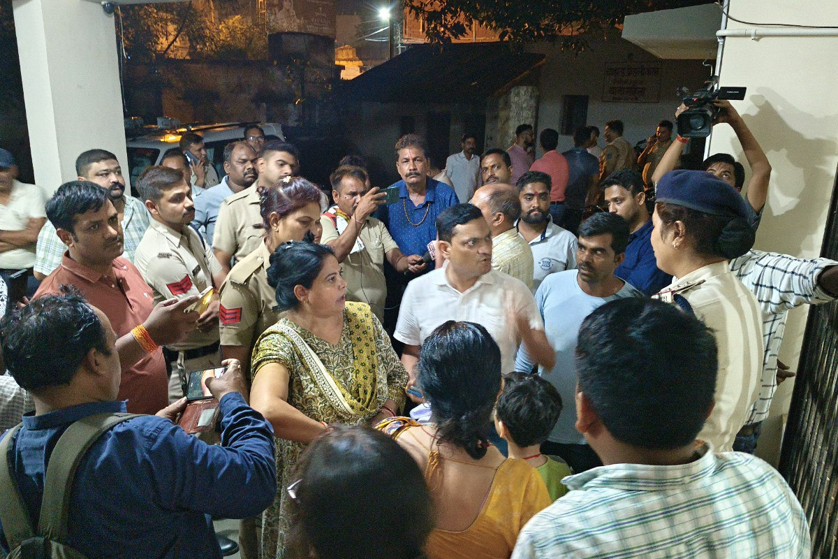 CSP के बंगले पर बवाल! ससुराल वालों से जमकर मारपीट, बच्चों सहित थाने में पुलिस से
भी पिटवाया