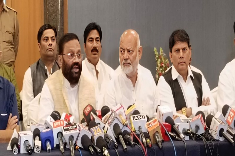 फोटो सोर्स : Patrika Swami Prasad Maurya Leads 'Lok Morcha