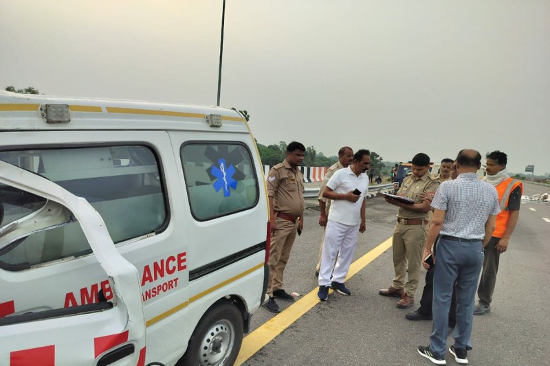 हरियाणा से बिहार जा रही थी एंबुलेंस, शुकुल बाजार थाना क्षेत्र में हुआ हादसा फोटो सोर्स : Social Media
