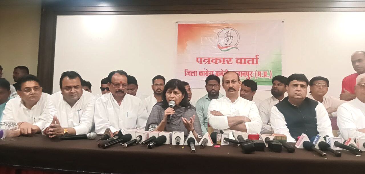 कांग्रेस कार्यकर्ताओं से वन टू वन चर्चा, बोले नेतृत्व क्षमता वाला अध्यक्ष चाहिए