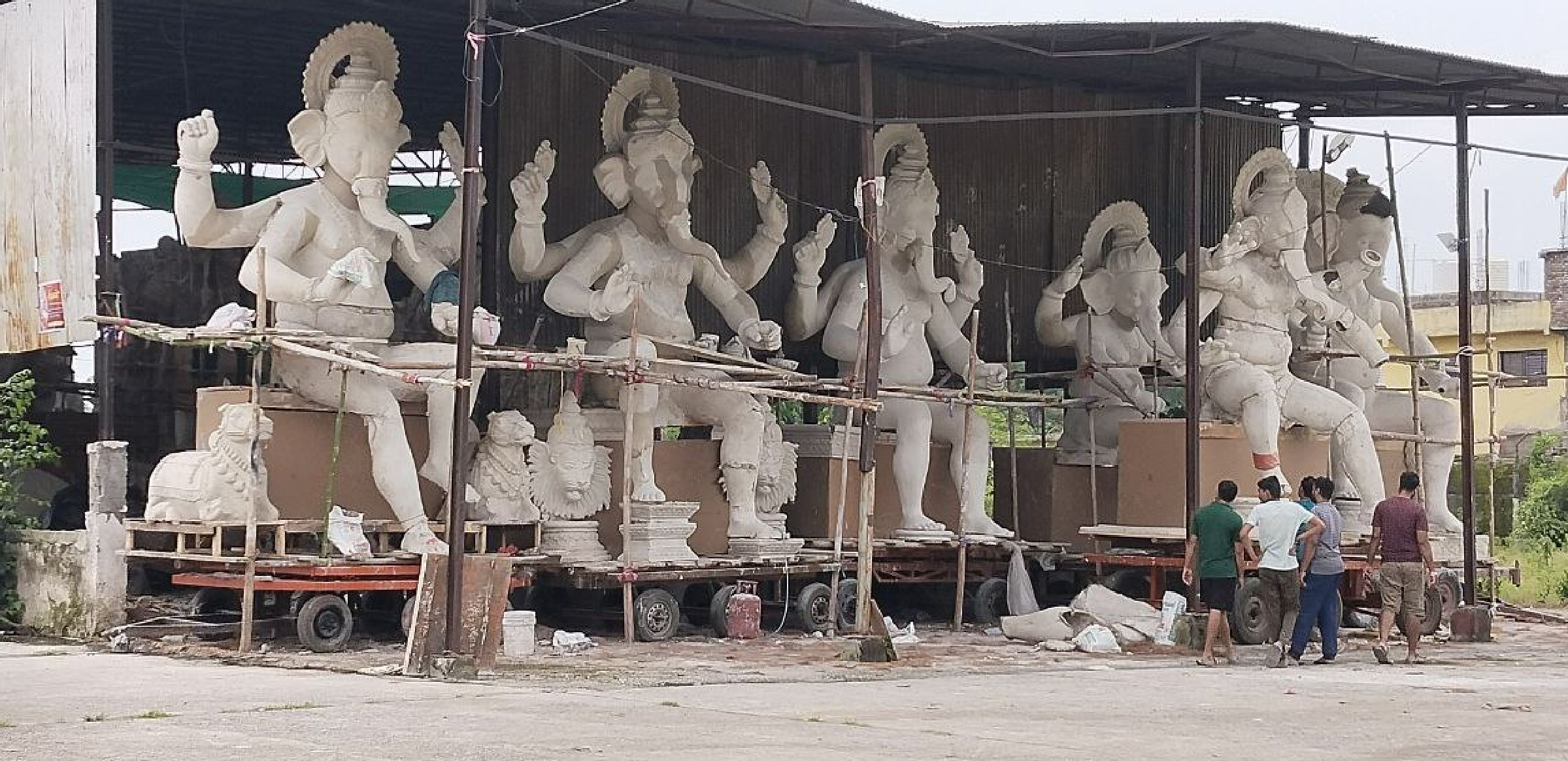 बुरहानपुर में 10 फीट से ऊंची प्रतिमा बनाई तो मूर्तिकारों पर होगी कार्रवाई