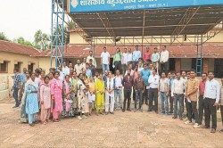 CG News: संभाग स्तरीय काउंसलिंग में बवाल, विषयवार अतिशेष सूची का बहिष्कार कर
लौटे शिक्षक - image