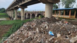 River: वैनगंगा नदी में डंप की जा रही है नालियों की गंदगी - image
