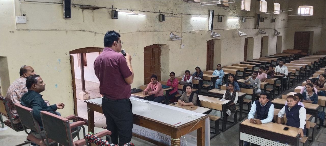 परीक्षा निरीक्षण के लिए बुरहानपुर पहुंचे संभागीय समन्वयक