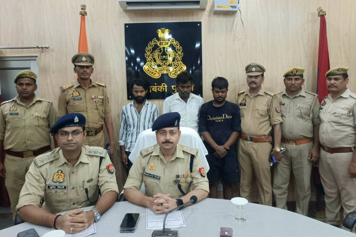 Barabanki Highway Crime: रात में करते थे रेकी, तिरपाल काटकर करते थे लाखों की
चोरी-पुलिस ने दबोचा