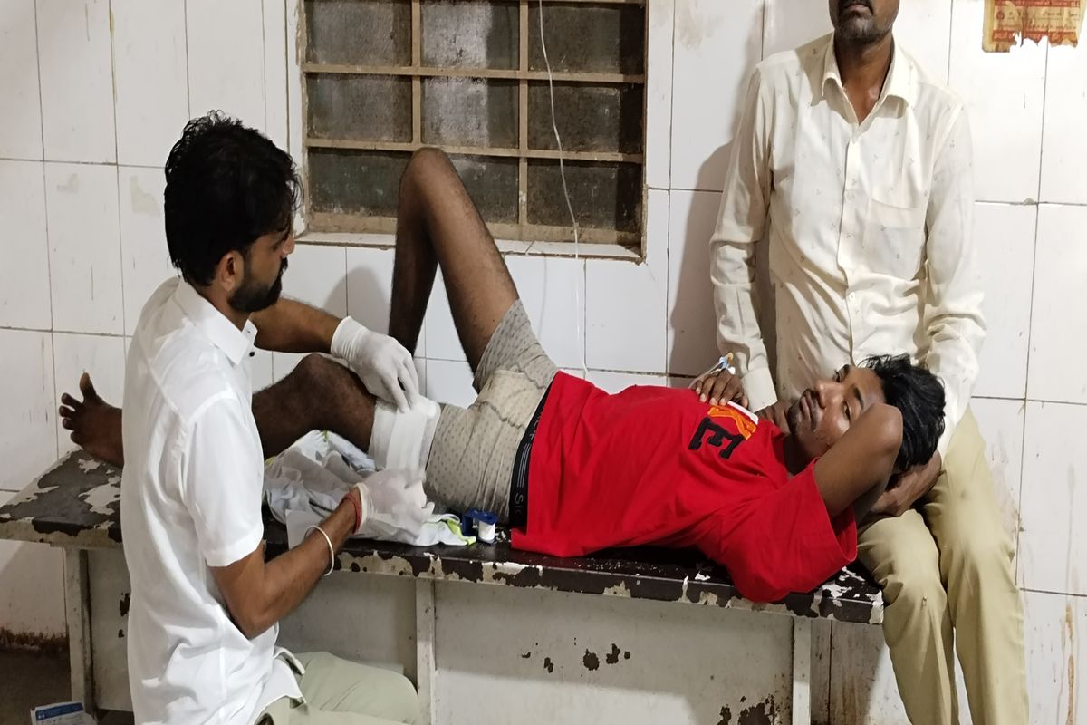 खेल स्टेडियम के प्लेटफार्म में हुई फायरिंग का मामला,मौज मस्ती करने के दौरान चली
तमंचे से गोली