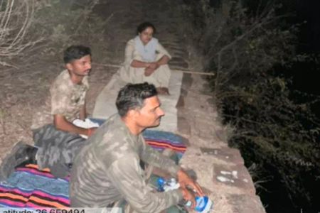 सरमथुरा रेंज में दो वयस्क बाघों के साथ तीन शावक सक्रिय Three cubs active along with two adult tigers in Saramathura range