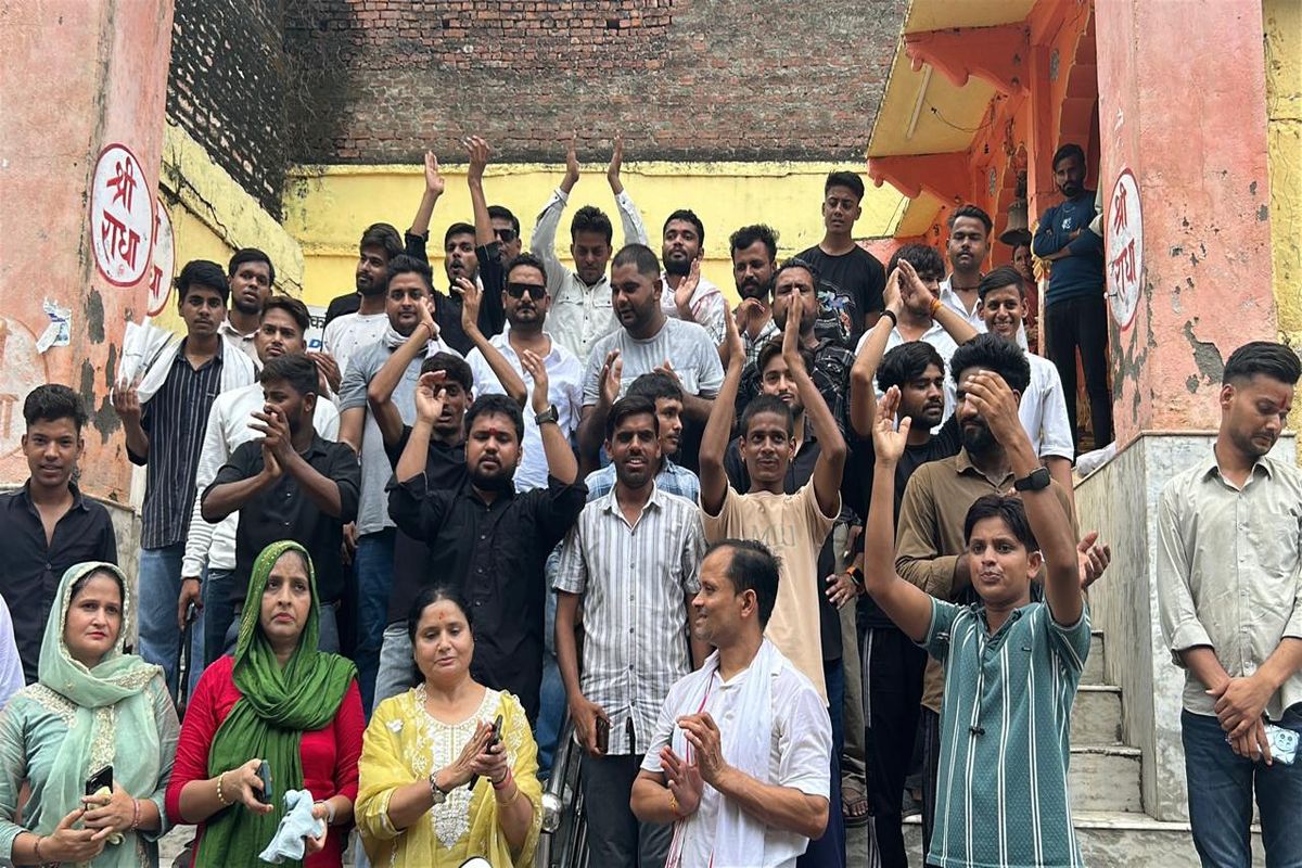 निजी स्कूलों में फीस बढ़ोत्तरी के विरोध में यूथ कांग्रेस का प्रदर्शन