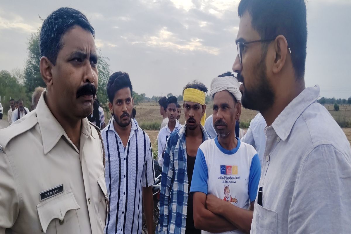 एक घंटे से तड़प रहे थे घायल, सीईओ ने भिजवाया अस्पताल