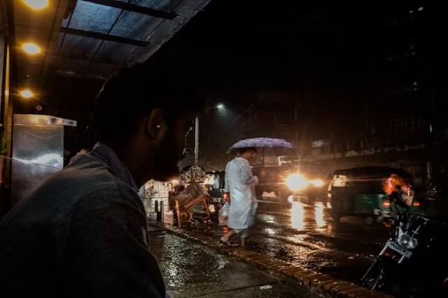 Rain Alert: छत्तीसगढ़ के इन जिलों में बारिश का Alert, 60 KM/घंटे की रफ्तार से चलेगी धूल भरी हवा