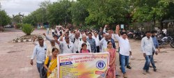 पंचायत सचिवों ने सामूहिक अवकाश लेकर नहीं किया काम, कलेक्ट्रेट में की नारेबाजी - image