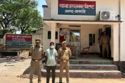 Shravasti: बेसिक शिक्षा विभाग में फर्जी प्रमाण पत्र के सहारे बना शिक्षक, 10 साल
तक किया नौकरी अब भेजा गया जेल - image