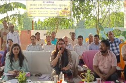 Gonda: डीएम का कड़ा एक्शन आंगनबाड़ी कार्यकत्री की सेवा समाप्त करने के निर्देश,
75 बार IGRS पर हुई शिकायत का हुआ समाधान - image