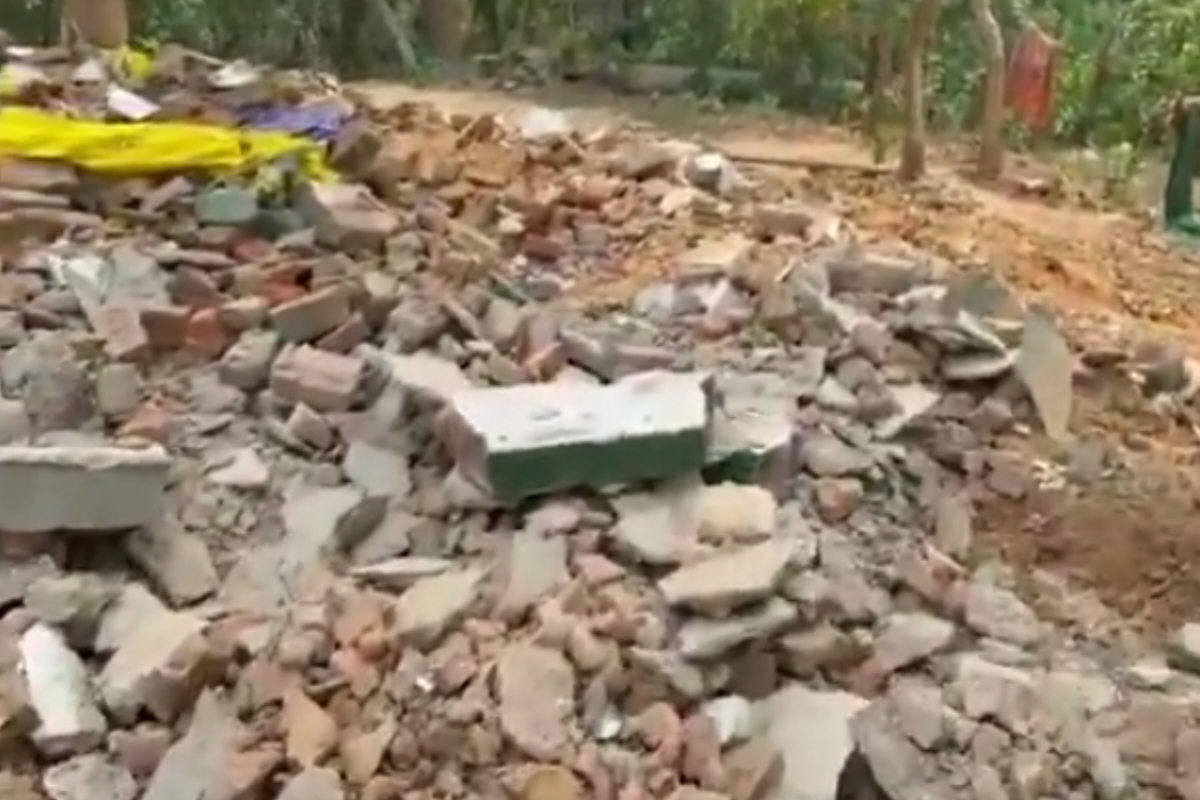 Bahraich News: बहराइच में गरजा बुलडोजर लक्कड़ शाह सहित चार मजार जमीदोंज