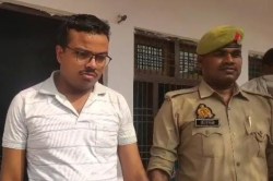 Gonda: एंटी करप्शन टीम ने दरोगा को 5 हजार की रिश्वत लेते रंगे हाथों किया
गिरफ्तार, मचा हड़कंप - image