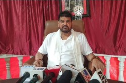 Brij Bhushan Singh: बृजभूषण बोले- दलित बेटी की आवाज दबाया ना जाए, चंद्रशेखर आजाद
रावण पर एफआईआर की मांग - image