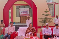 Gonda: गांव चौपाल कार्यक्रम में ग्रामीणों की बात सुन सुनकर दंग रह गई डीएम,
प्रधानाध्यापिका के खिलाफ कड़ी कार्रवाई के निर्देश - image