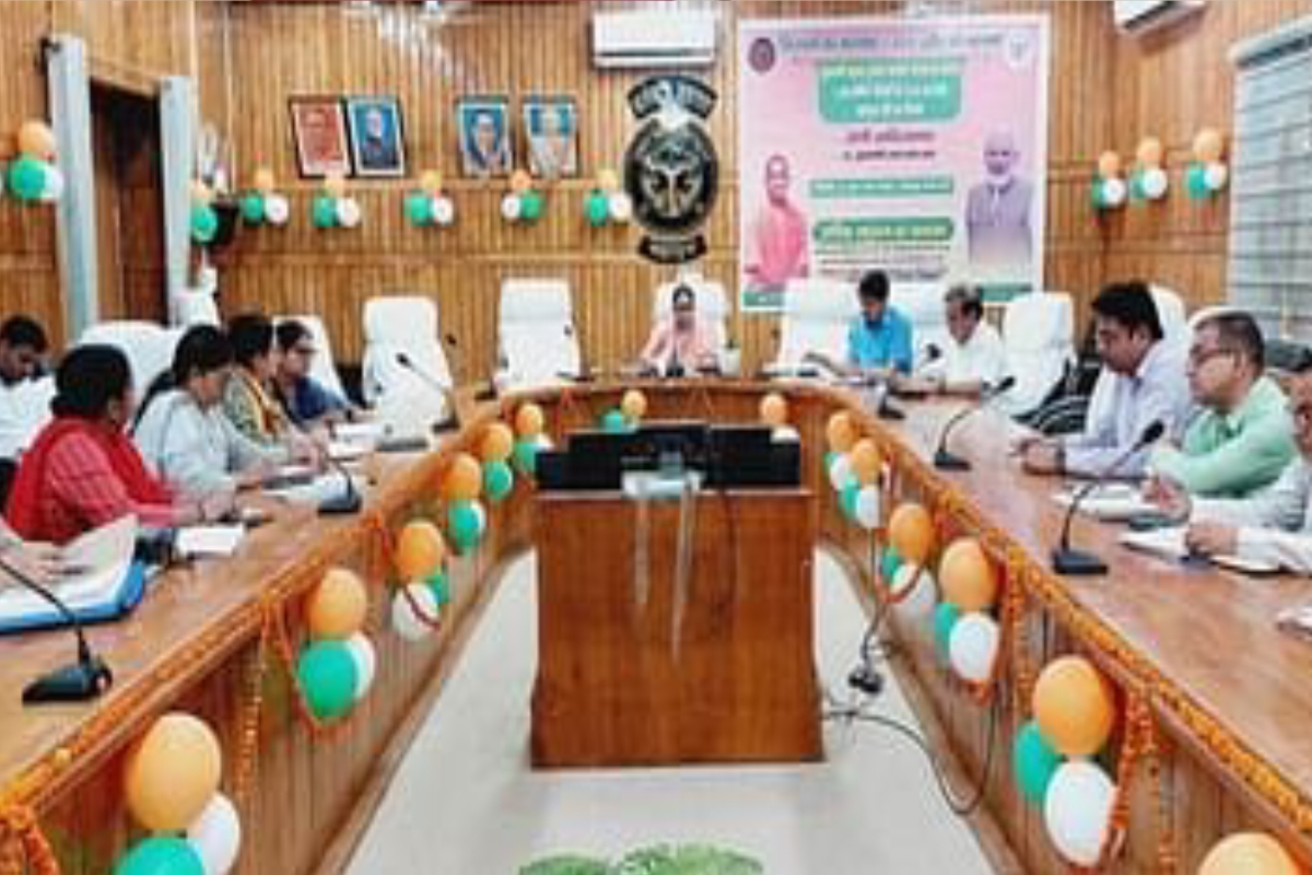 Bahraich News: डीएम का बड़ा एक्शन, सीडीपीओ पर गिरी गाज मुख्यालय से किए गए संबद्ध