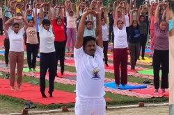 Mau News: पुलिस लाइन में हुआ योग दिवस का आयोजन - image