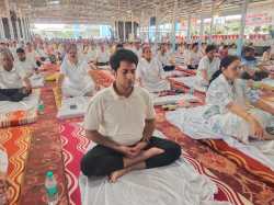 एक पृथ्वी एक स्वास्थ्य थीम पर सांदीपनि विद्यालय में मनाया योग दिवस - image