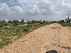 विकास शुल्क तो जमकर वसूला, पर सुविधाएं जीरो… जनता कैसे बसे - image