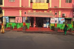 Baby Born In Auto: ई-ऑटो बना प्रसव कक्ष, महिला ने अस्पताल गेट पर दिया बच्चे को
जन्म - image