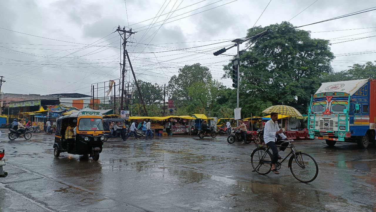 बुरहानपुर में येलो अलर्ट, दिनभर जारी रहा रिमझिम बारिश का दौर, 6.4 एमएम बरसा पानी