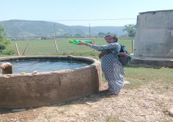 सरिस्का से सटे गांवों में चिकित्सा विभाग सक्रिय, डेंगू, मलेरिया व स्क्रब टायफस
की रोकथाम को कर रहे स्प्रे - image