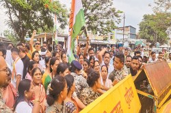 CG News: युक्तियुक्तकरण के खिलाफ हल्लाबोल… भारी संख्या में जुटे कांग्रेस
कार्यकर्ता, पुलिस से हुई झूमाझटकी - image