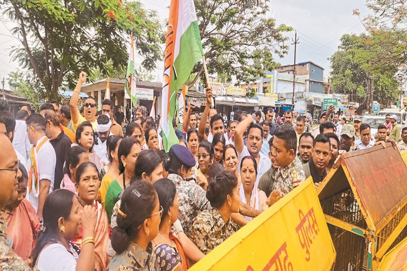 भाजपा सरकार पर शिक्षा व्यवस्था को खत्म करने का आरोप (Photo source- Patrika)