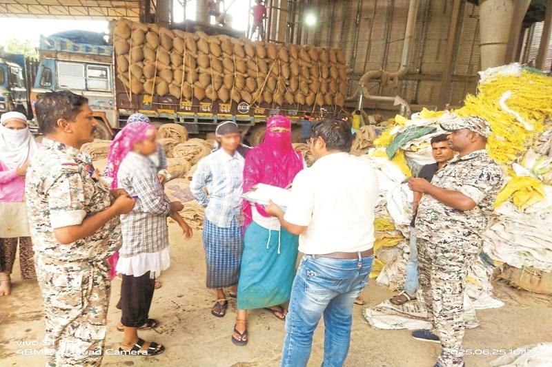 राइस मिल से 5 नाबालिग बालिकाओं का किया रेस्क्यू (Photo source- Patrika)