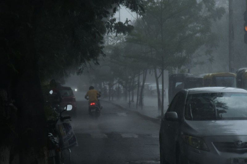 मानसून की दस्तक: तेज बारिश और आंधी से बदला मौसम का मिजाज फोटो सोर्स : Patrika