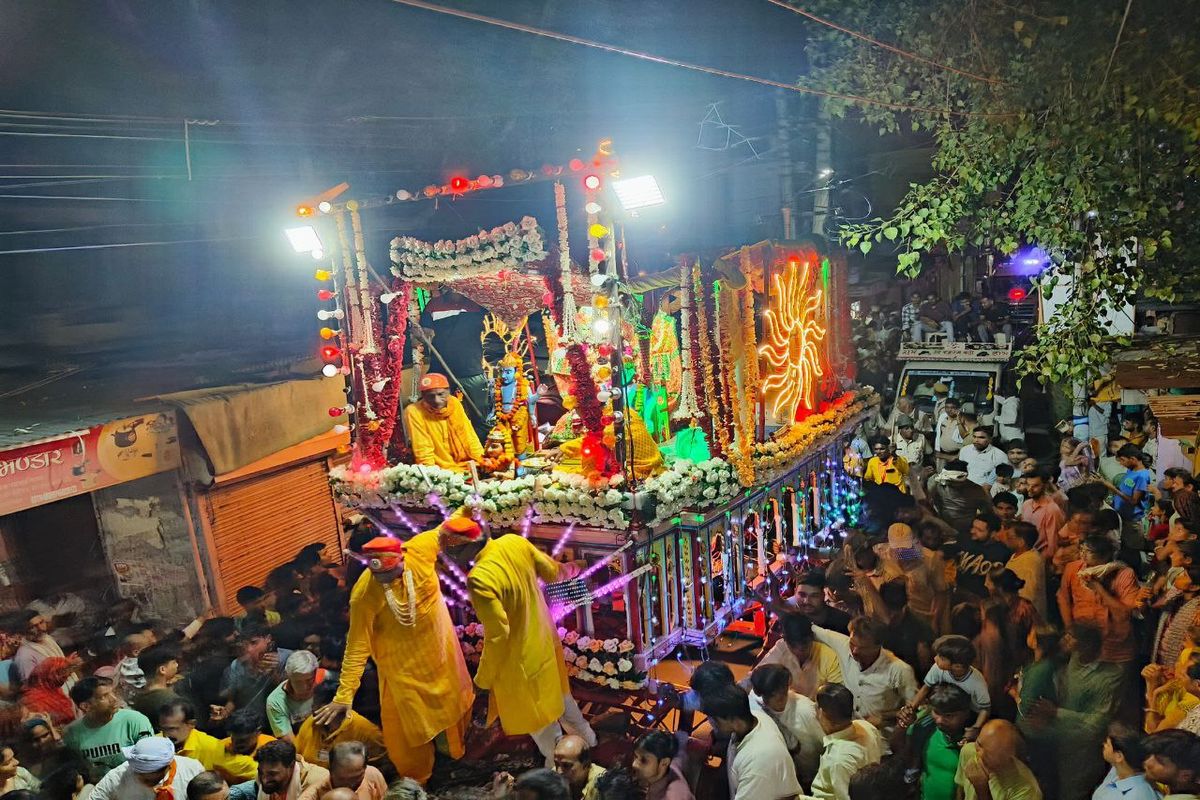 भगवान जगन्नाथ के रथ को खींचने उमड़े भक्तजन, गूंजे जयकारे… देखें फोटो गैलेरी …