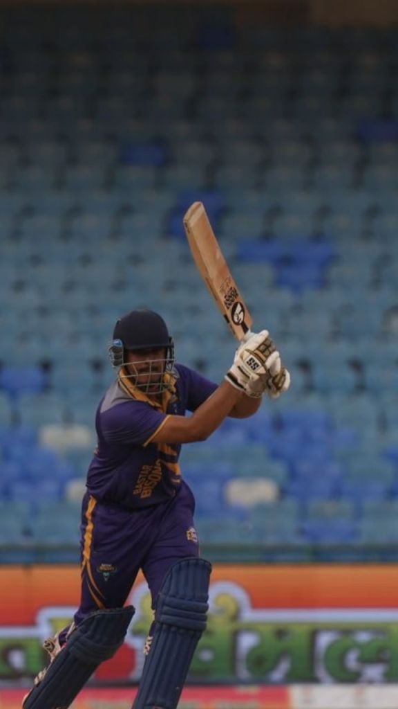 CCPL-2: बस्तर बायसंस की रायगढ़ लायंस पर रोमांचक जीत, दर्शकों की लगी  भीड़ 
