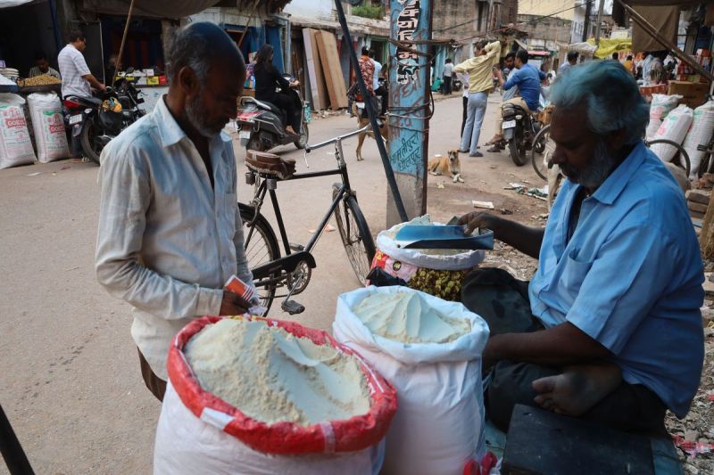 गंगा दशहरा पर्व कल, श्रद्धालुओं ने बाजार में की खरीदारी Ganga Dussehra festival tomorrow, devotees shopped in the market