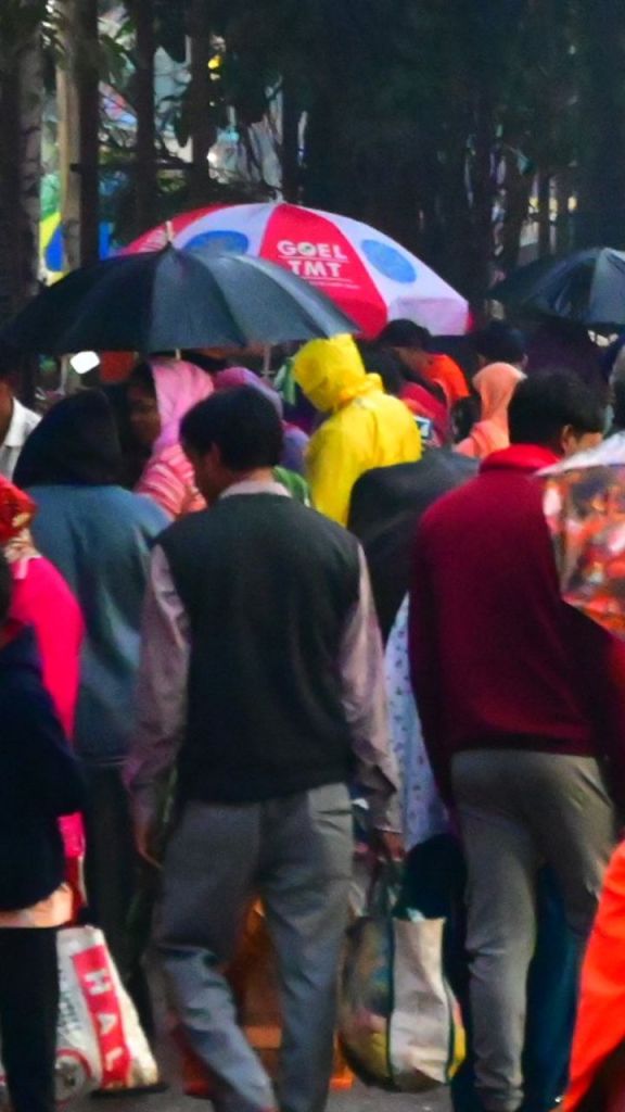 CG Weather Update: रायपुर-दुर्ग समेत 4 संभागों में बारिश का यलो अलर्ट जारी, अगले 48 घंटे में बढ़ेगा तापमान
