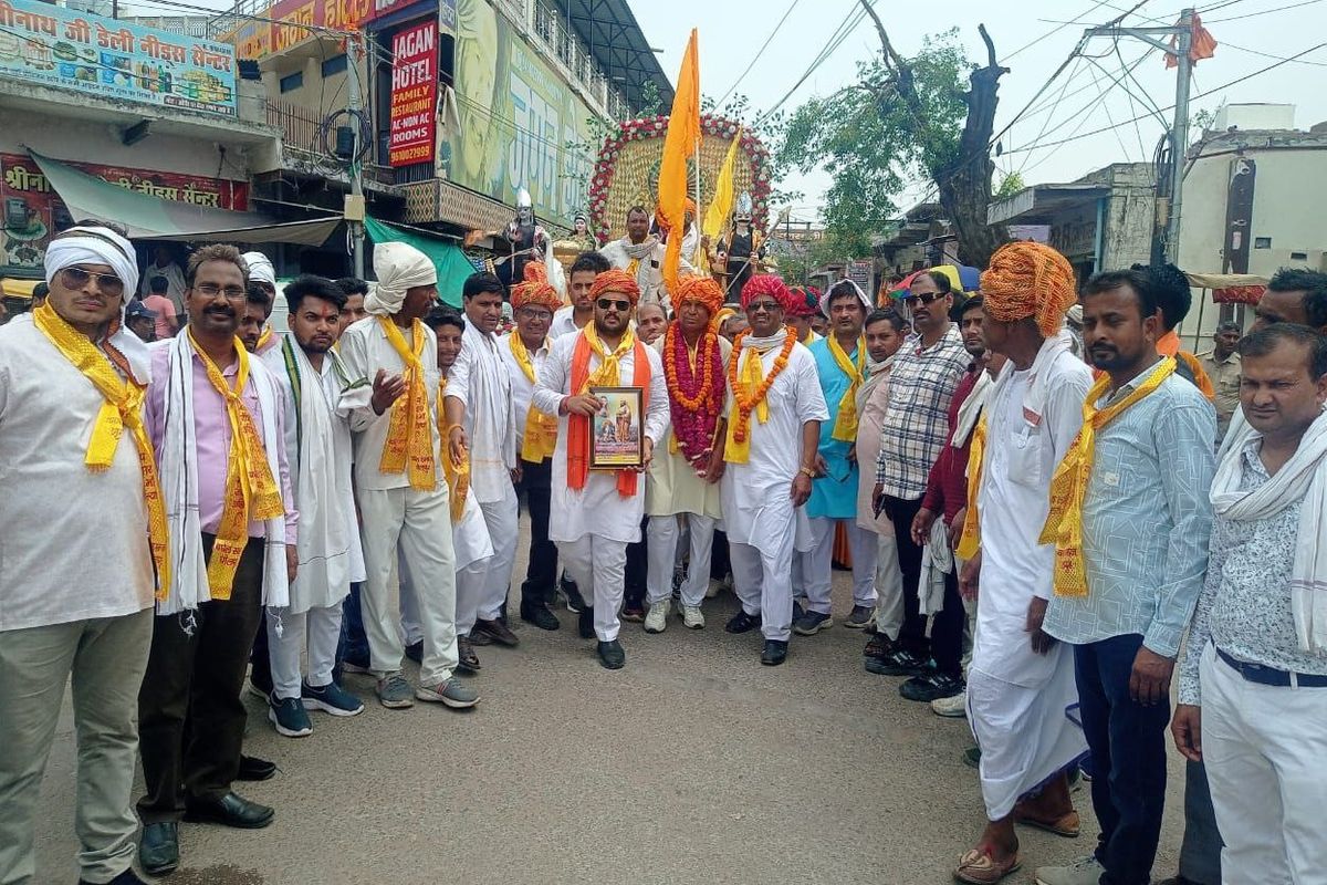 अहिल्याबाई होल्कर जयंती पर निकाली शोभायात्रा