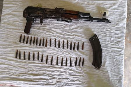 किस-किसको बेचे हथियार, गिरोह अन्य साथियों को लगा रहे पता To whom did they sell the weapons, the gang is trying to find out from other associates